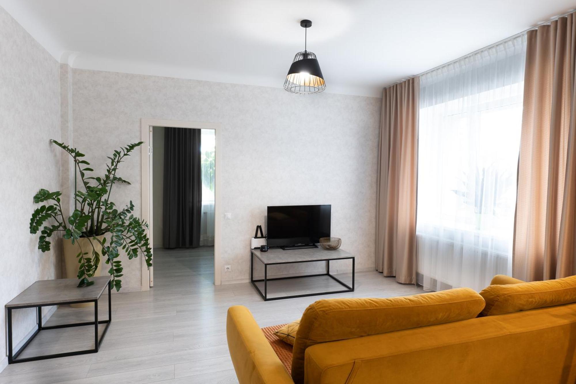 Centra Apartamenti Eliza Лимбажи Экстерьер фото